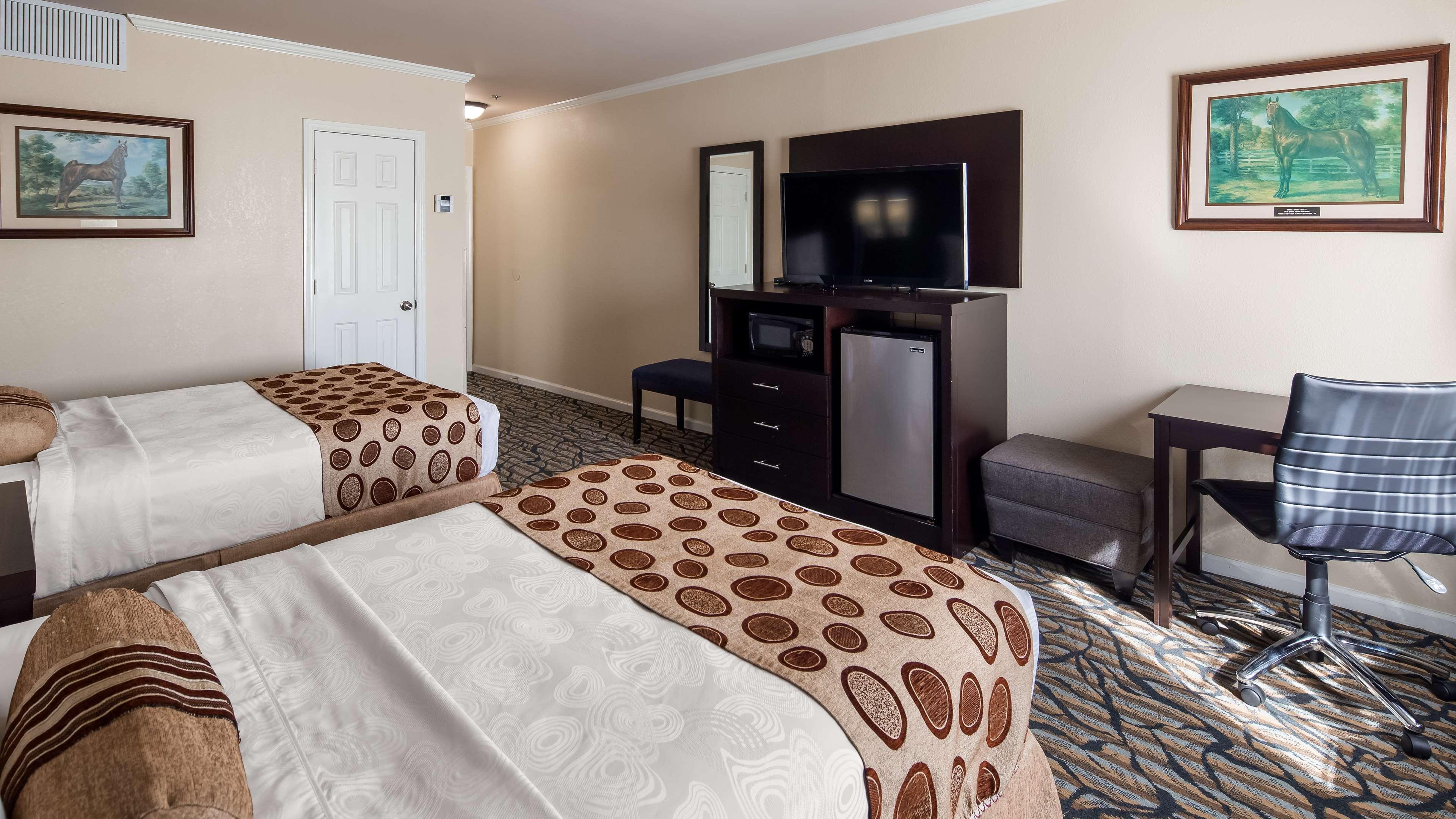 Best Western Spring Hill Inn & Suites Exterior photo